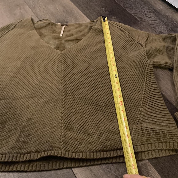 free people la brea v neck sweater in drab olive / army green - Picture 7 of 10
